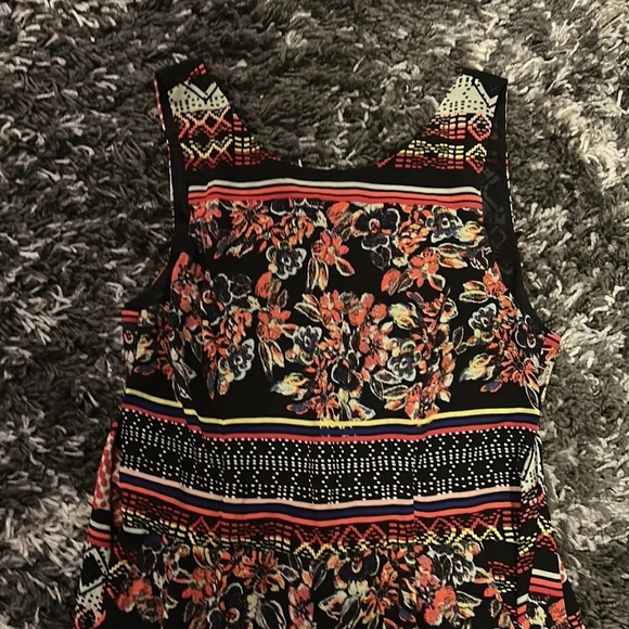 Patterned ASTR Jumpsuit - Picture 3 of 5